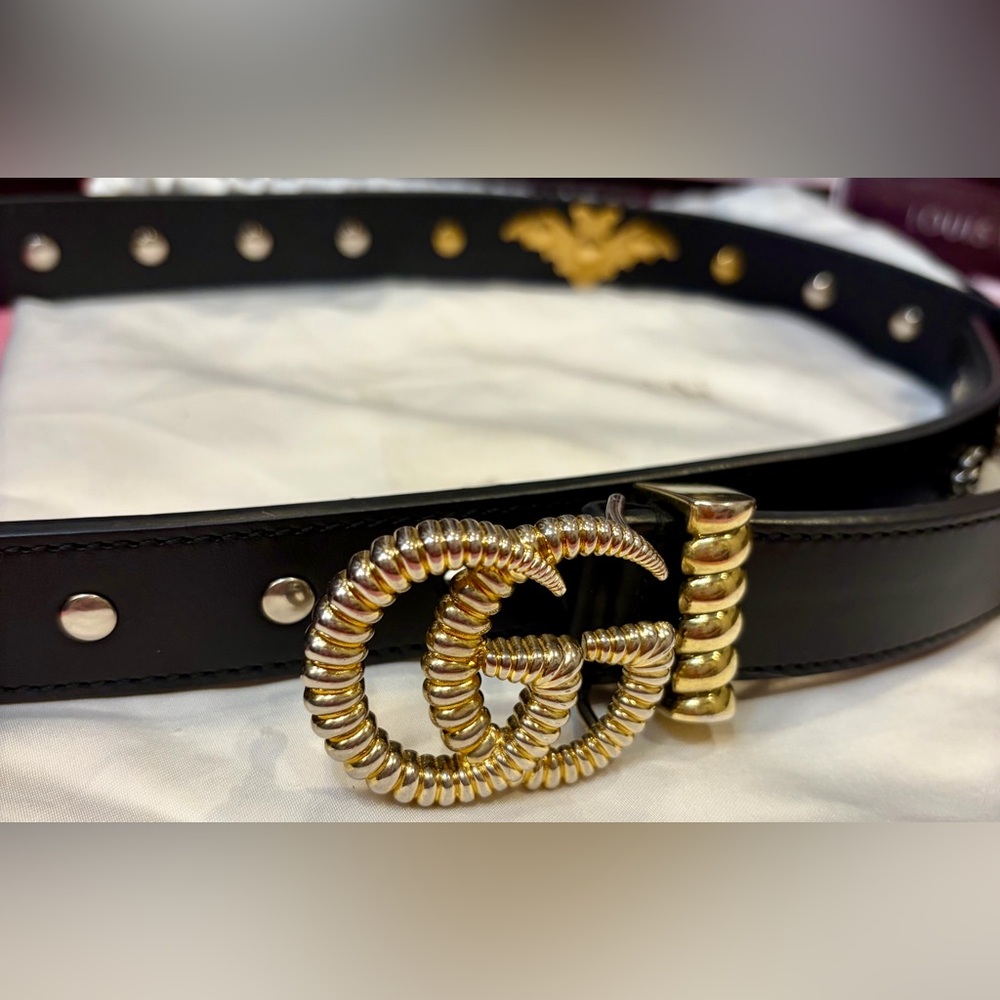 GUCCI Black Leather Double G Buckle Studded Belt Accents and Bat Detail🔥 EUC!! - Picture 13 of 16